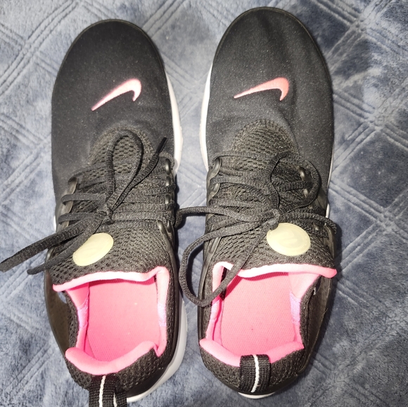 Nike Presto Black and Pink - Picture 4 of 6